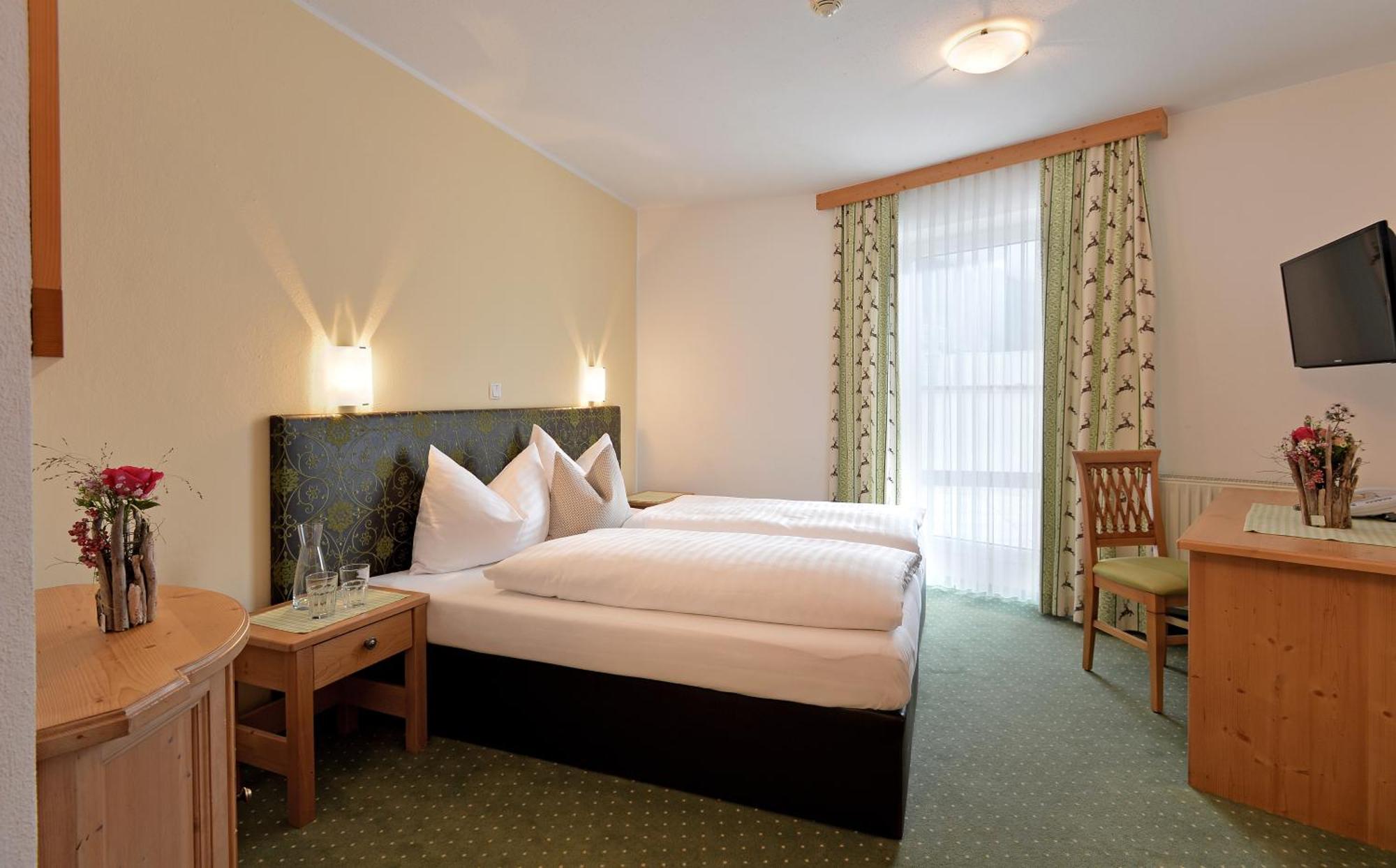 Hotel Tiroler Stuben Worgl Exterior photo